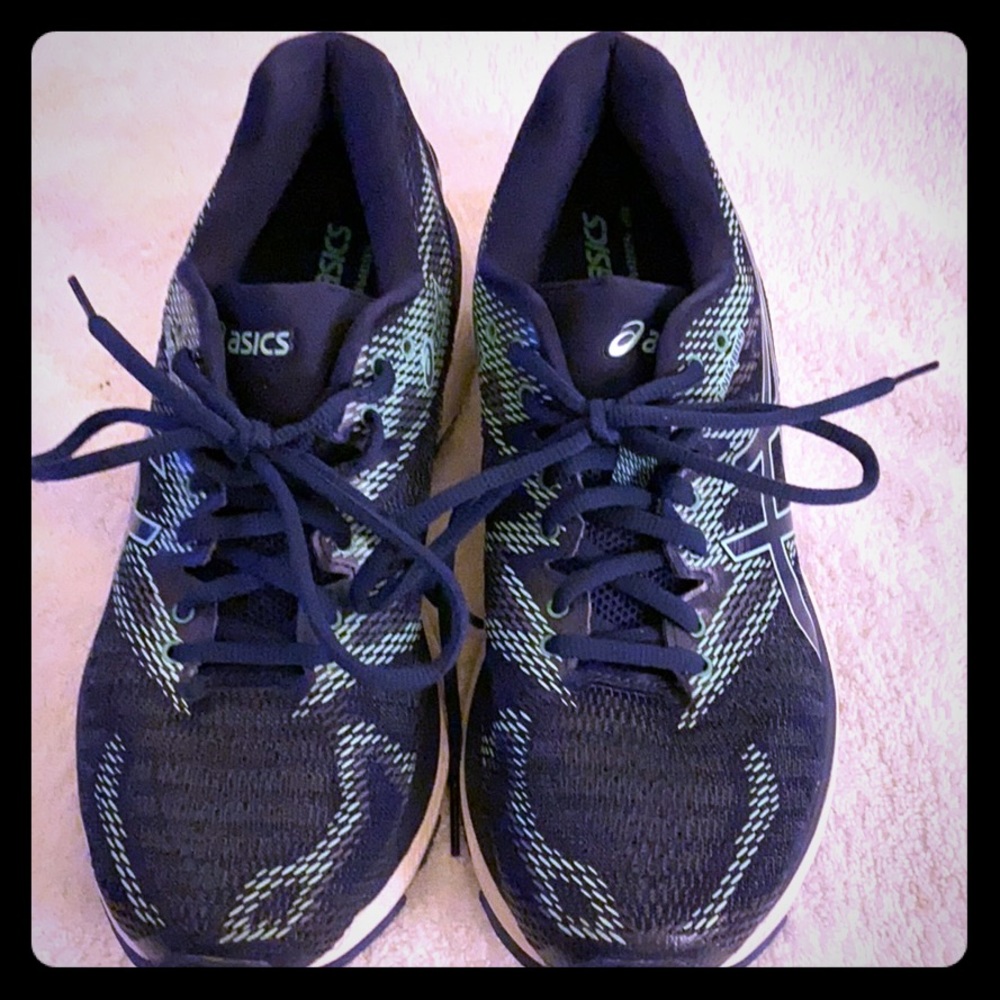 ASICS gel nimbus 20. Like new size 8.5